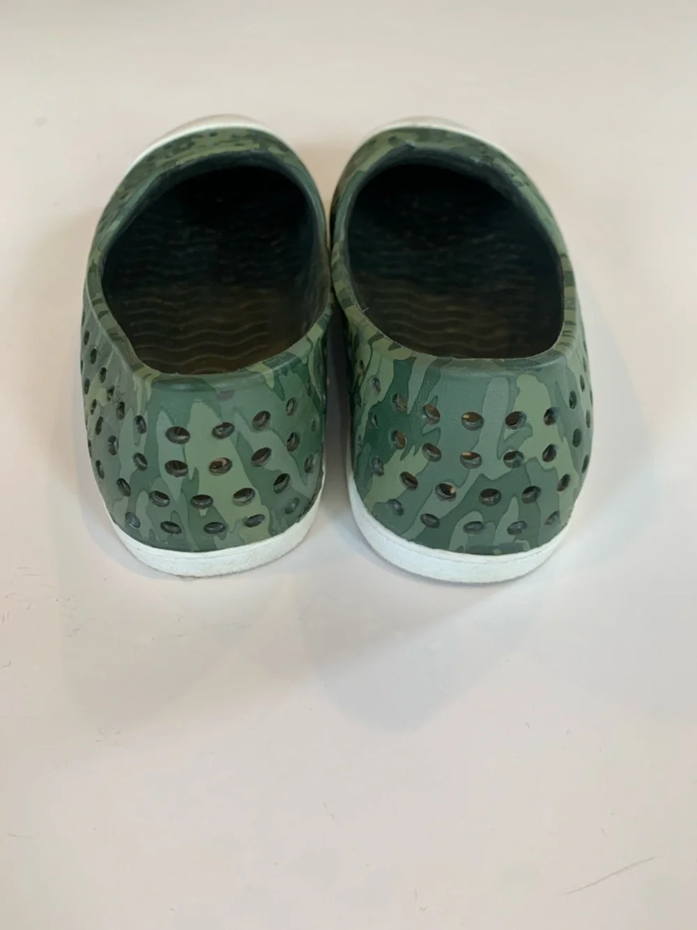 Old Navy Little Kids Boys Size 11 Green Camo Slip-On Waterproof Plastic Shoes